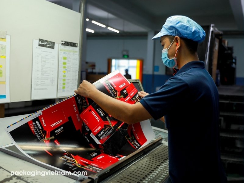 Vietnam-rigid-box-factory-3