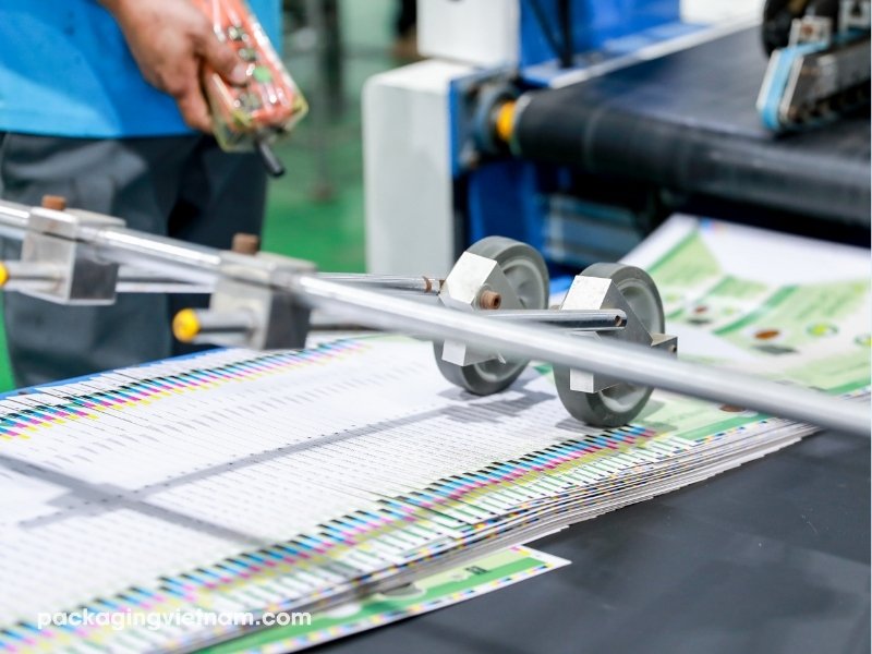 Vietnam-rigid-box-factory-4