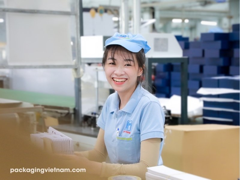 Vietnam-rigid-box-factory-7